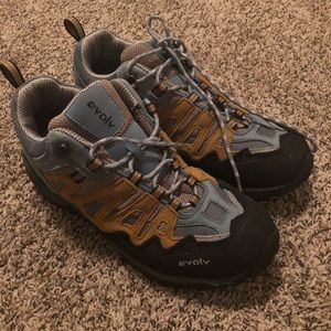 Evolv Hicking and Scrambling boots